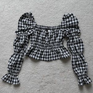New gingham puffy sleeve top!